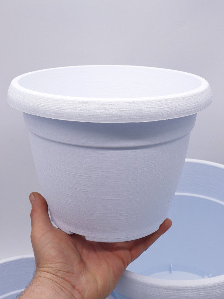 Round white vase diameter 22 cm